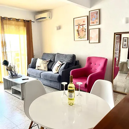 Natalie Sun 100m To The Center Apartman