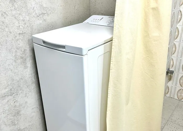 Natalie Sun 100m To The Center *